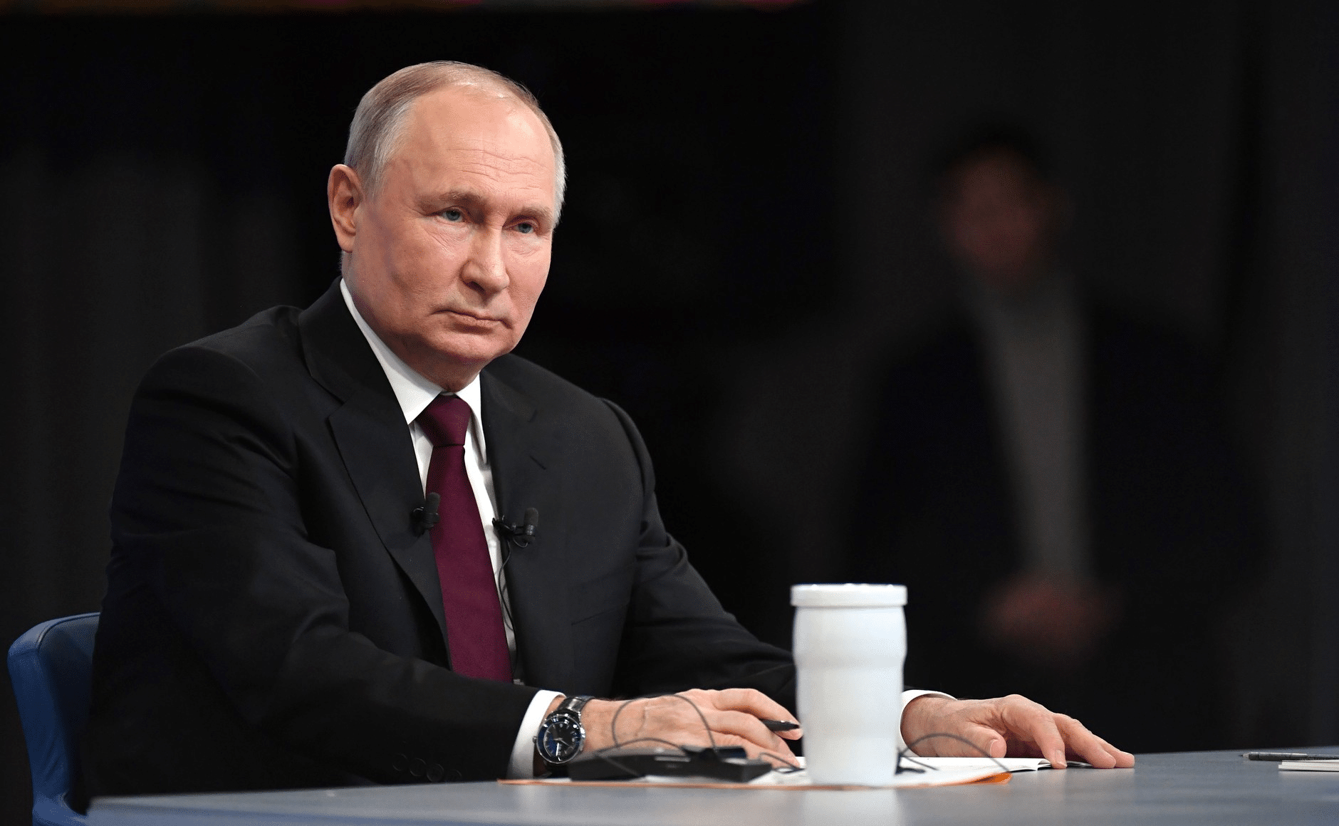 Путин поручил продолжать активно сдерживать инфляцию