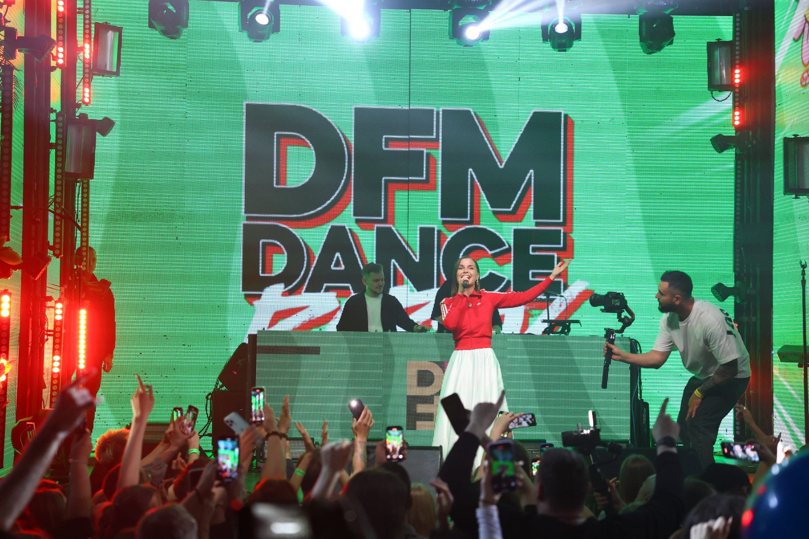 Все звезды танцевальной музыки на DFM DanceParty