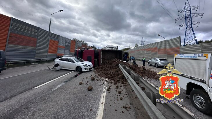 Водитель тяжелогруза погиб в ДТП на ЦКАД