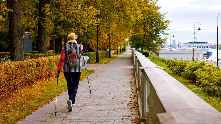 Врач назвала россиянам лучший вид ходьбы для сжигания калорий