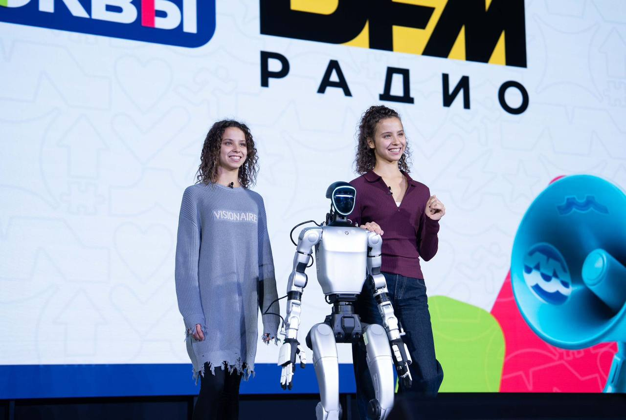 «Русская Медиагруппа» – первый медиахолдинг, который научит журналистике антропоморфного робота