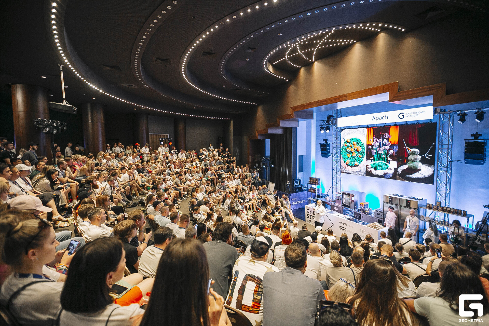 ИИ-помощники, оптимизация как база и честный разговор о налогах и регуляторах. Фокусы Gastreet 2026   