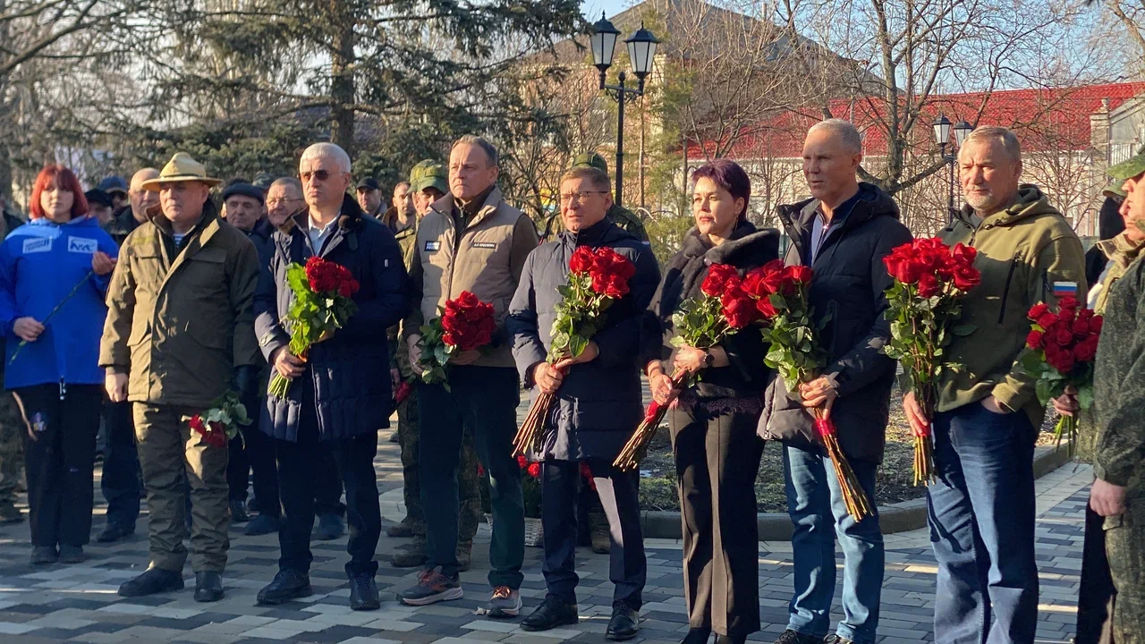 Владимир Якушев поздравил с Днём памяти воинов-интернационалистов ветеранов в Геническе