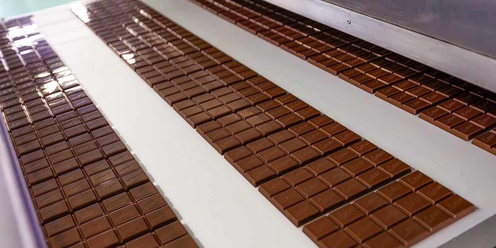 Диетолог назвала неожиданные причины отёков