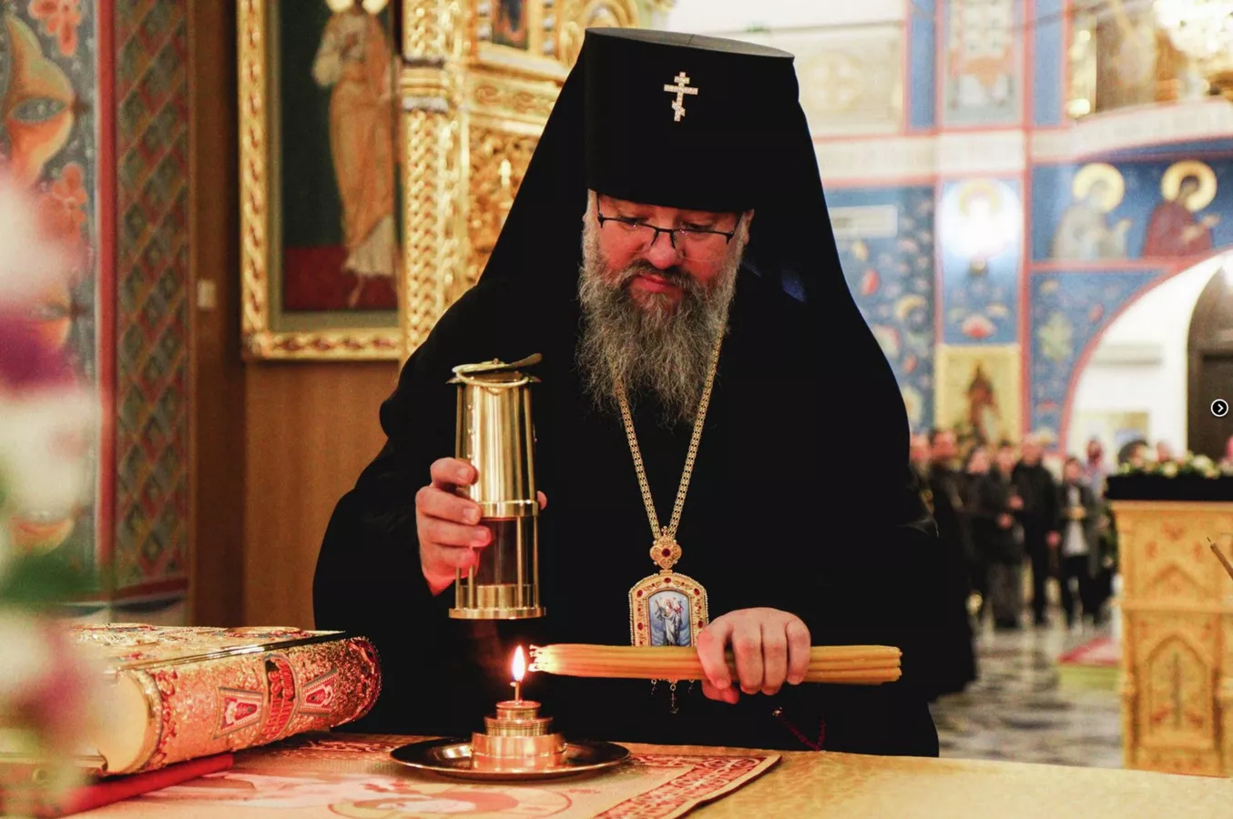 Благодатный огонь доставят в Москву 11 апреля на самолёте «Валентина Терешкова»