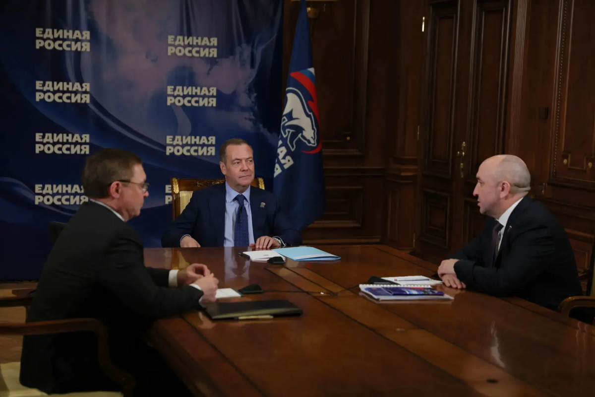 Дмитрий Медведев в рамках работы над Народной программой «Единой России» встретился с ведущими российскими экономистами и экспертами
