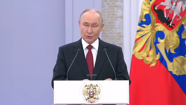 Путин в День России вручил звезду Героя Труда гендиректору крымского завода «Фиолент» Александру Баталину