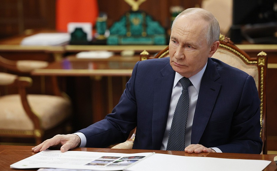 Путин заявил о необходимости снижения ключевой ставки в России
