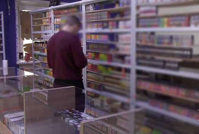 В Ульяновске накрыли нелегальные магазины с вейпами на 30 млн рублей