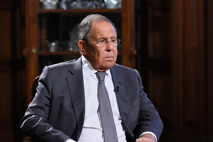 Лавров: Россия будет зеркально отвечать на морской разбой Евросоюза