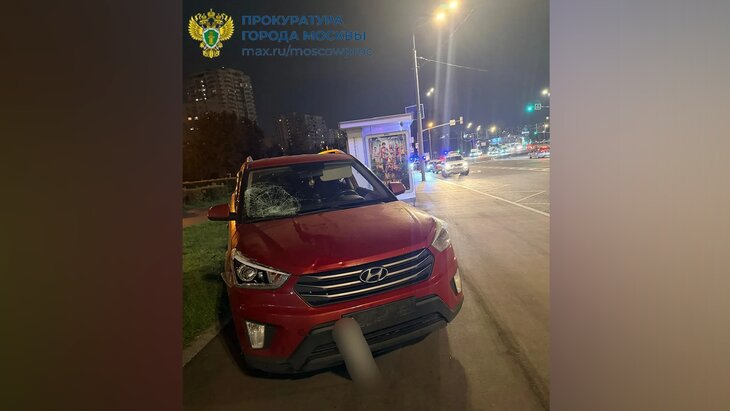 В Москве автомобиль сбил мужчину и шестилетнего ребёнка