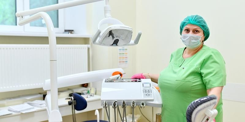 Стоматолог рассказал, кому не стоит использовать ирригатор