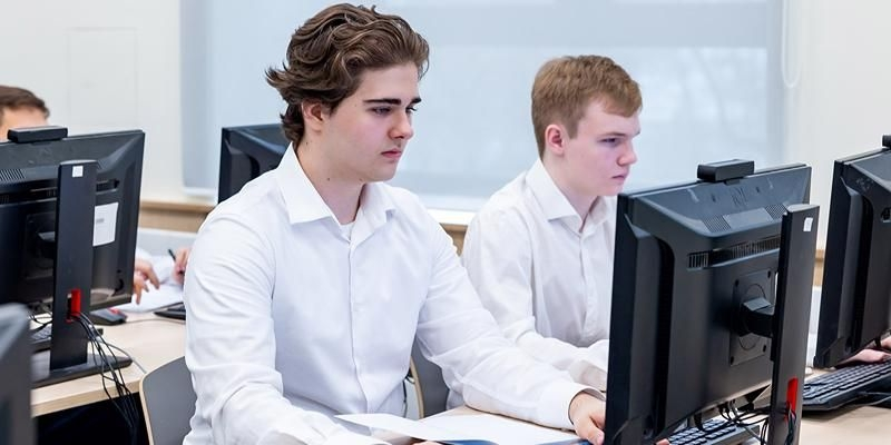 Новый стандарт для старшеклассников вступит в силу с 2027 года