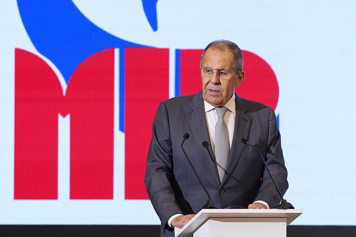 Лавров: Россия проводит независимый, прагматичный и миролюбивый внешнеполитический курс