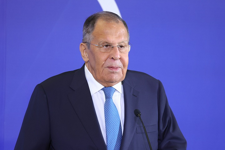 Лавров: Россия не закрывается, но зависеть от доброго расположения Запада точно не желает
