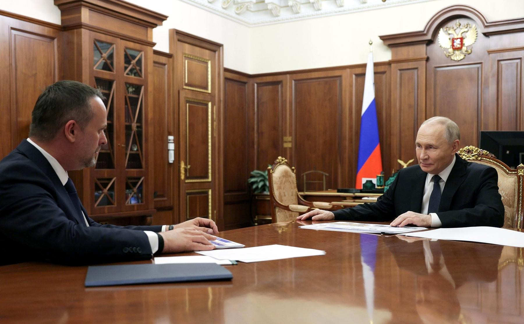 Путин обсудил с главой Минтранса развитие транспортного комплекса